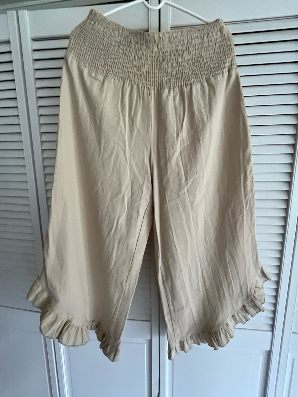 Emery Rose Size L Smocked Elastic Waist Beige Asymmetrical Ruffled Hem Pants